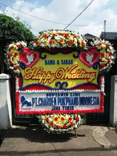 Karangan Bunga Pernikahan Sekojo
